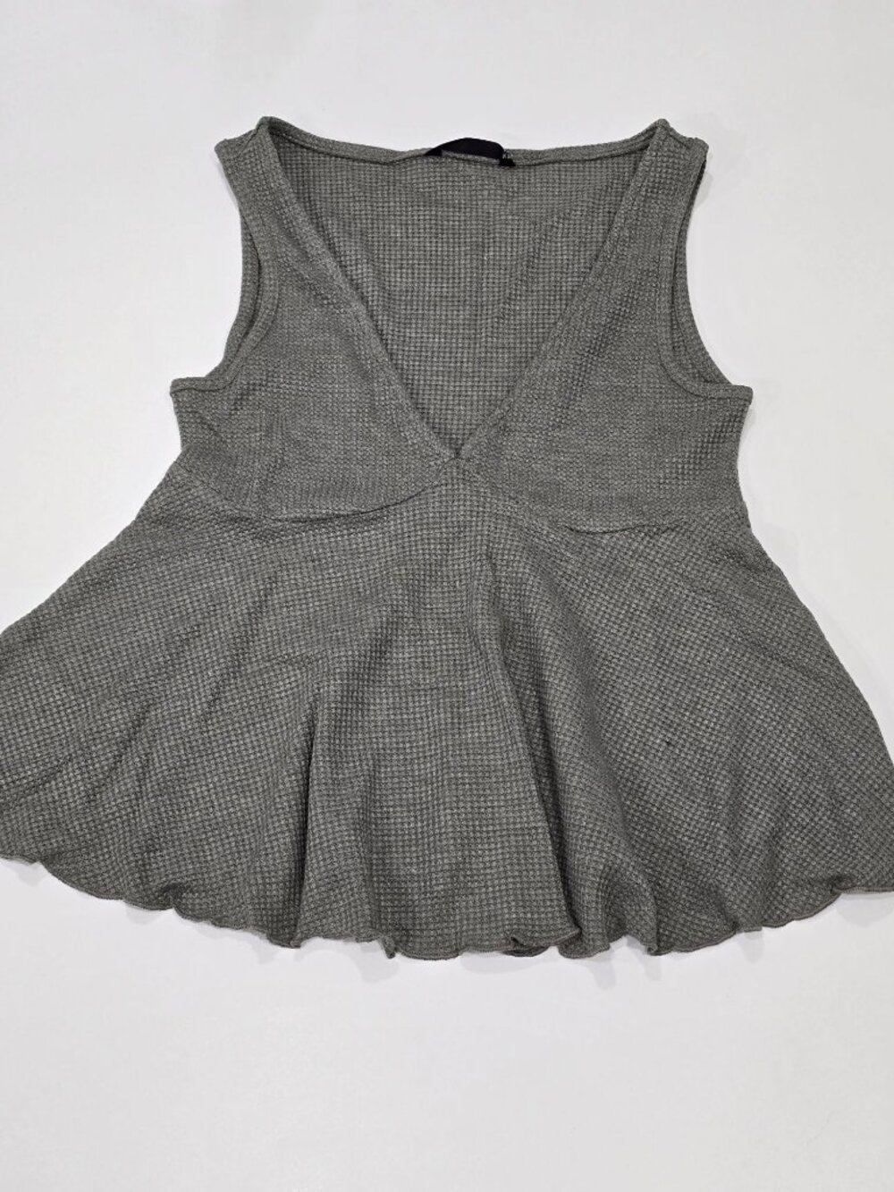 SHEIN ✦ Peplum Top ✦ Green Textured Sleeveless V‑Neck Flared Hem Stretch Knit XS - Picture 6 of 8